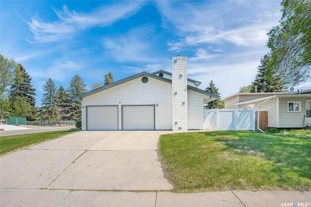 2 Cambridge Crescent Saskatoon SK S7H 3P8