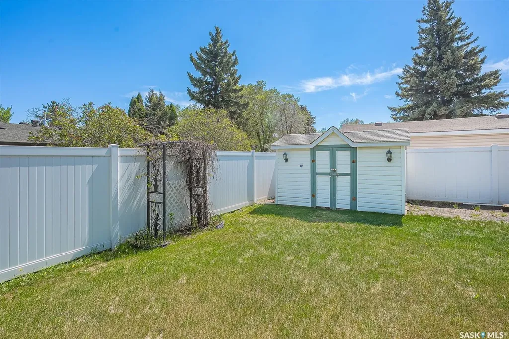 2 Cambridge Crescent Saskatoon SK S7H 3P8