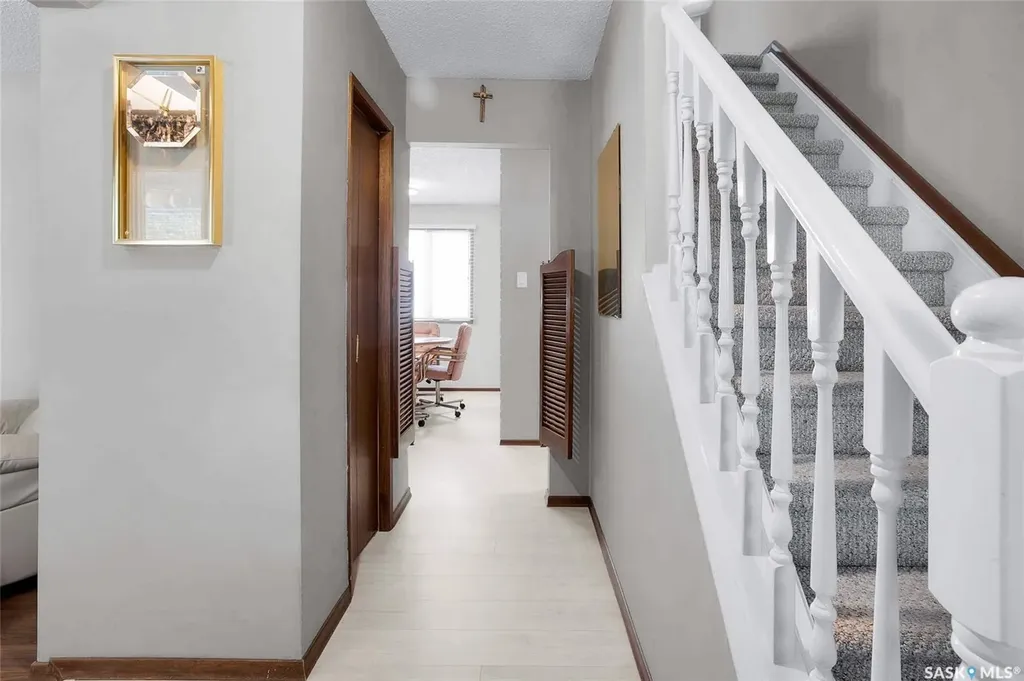 2 Cambridge Crescent Saskatoon SK S7H 3P8