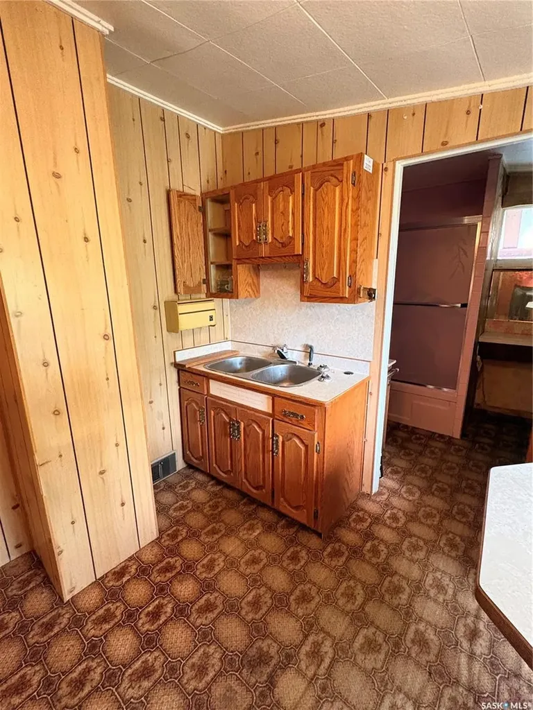 58 Lillooet Street W Moose Jaw SK S6H 4Y5