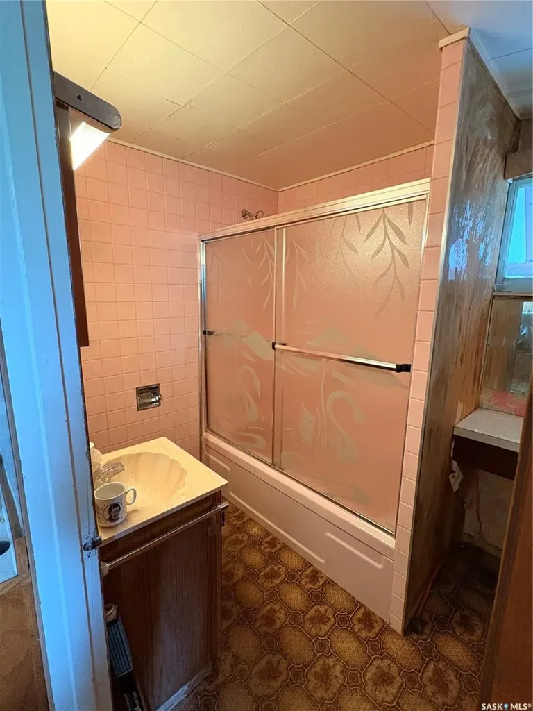 58 Lillooet Street W Moose Jaw SK S6H 4Y5