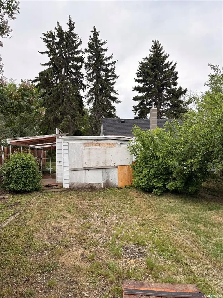 58 Lillooet Street W Moose Jaw SK S6H 4Y5