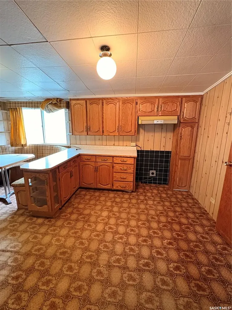 58 Lillooet Street W Moose Jaw SK S6H 4Y5