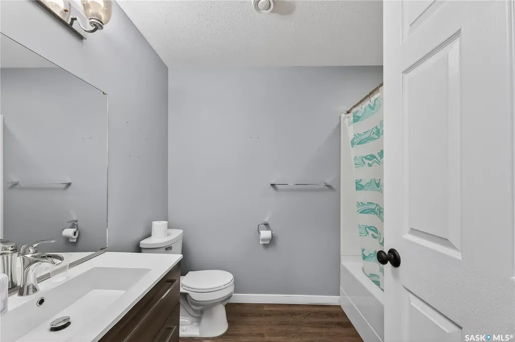 5306 Universal Crescent Regina SK S4W 0K7