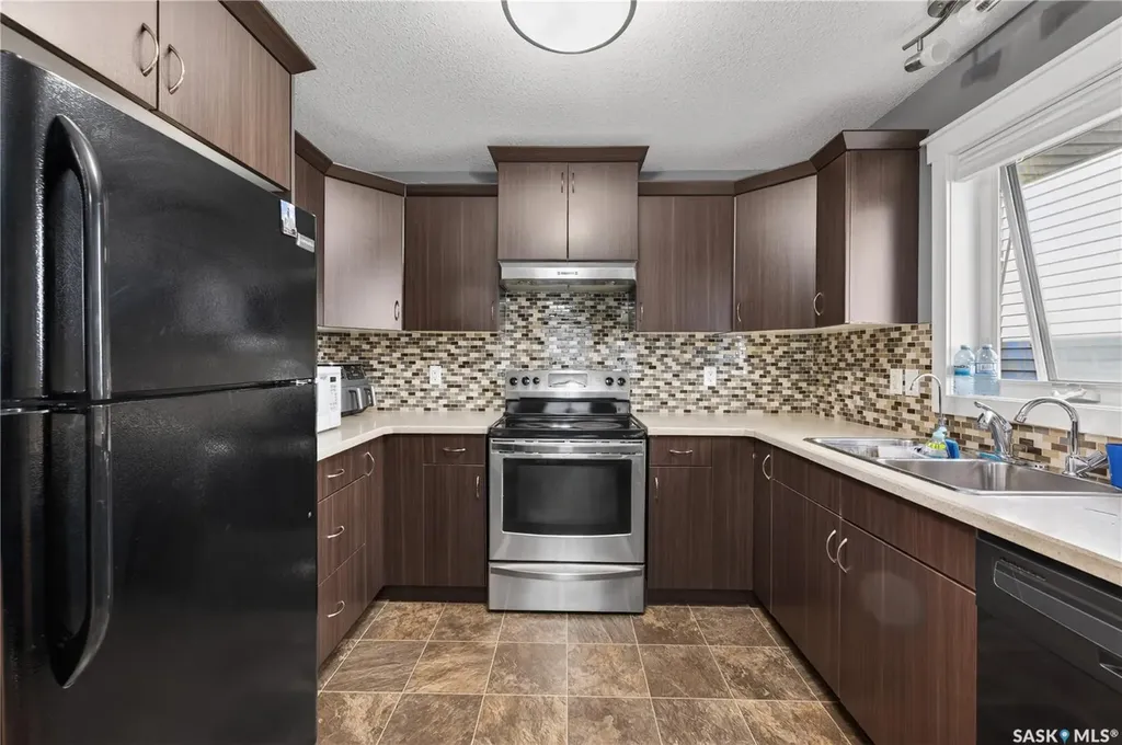 5306 Universal Crescent Regina SK S4W 0K7