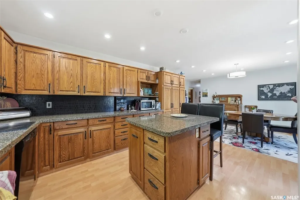515 3rd Avenue Jansen SK S0K 2B0