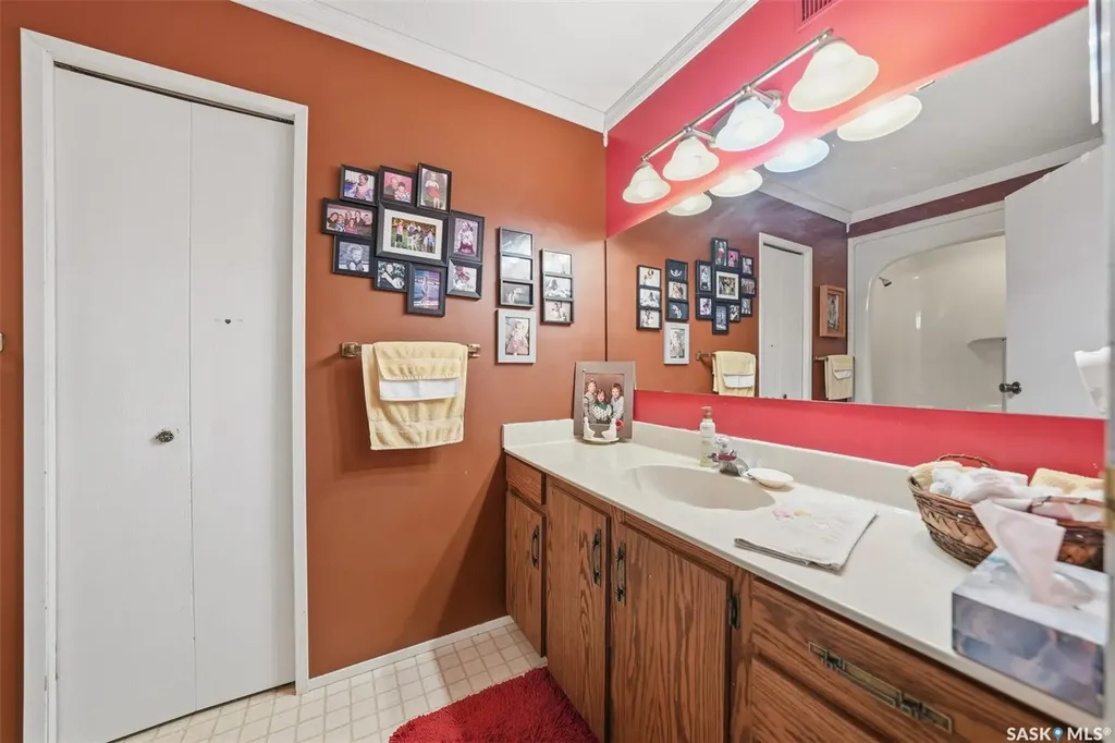 515 3rd Avenue Jansen SK S0K 2B0
