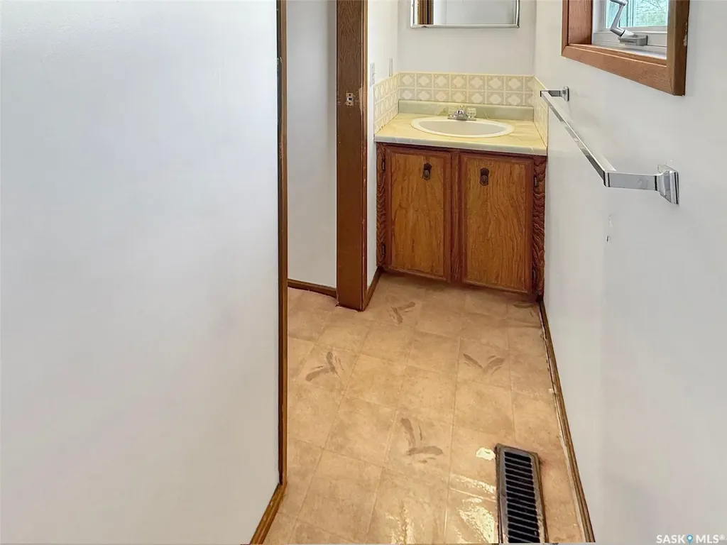 3167 Rutland Avenue Gull Lake SK S0N 1A0