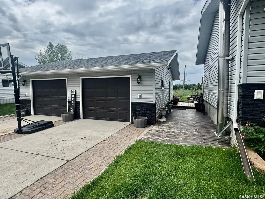 515 1st Street NW Preeceville SK S0A 3B0