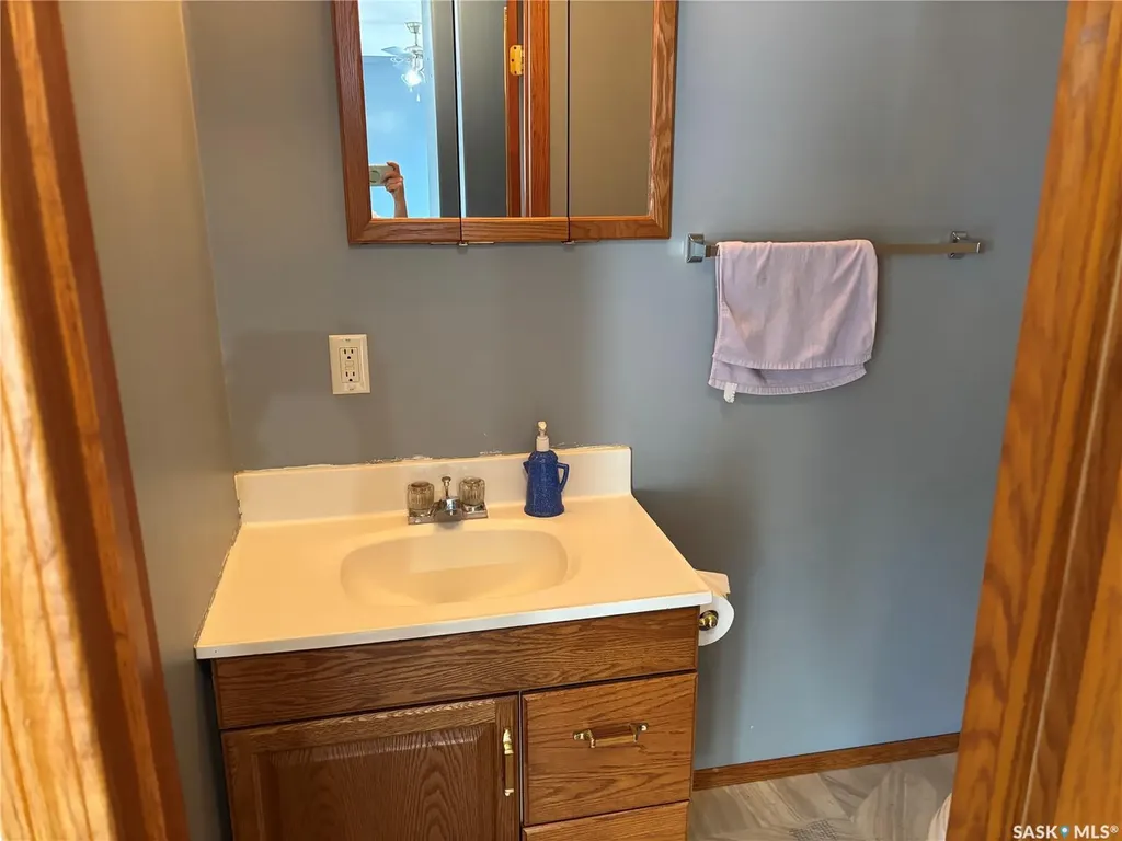1012 Stadacona Street E Moose Jaw SK S6H 0K9