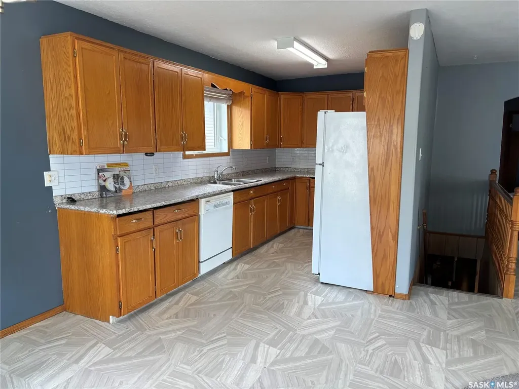 1012 Stadacona Street E Moose Jaw SK S6H 0K9
