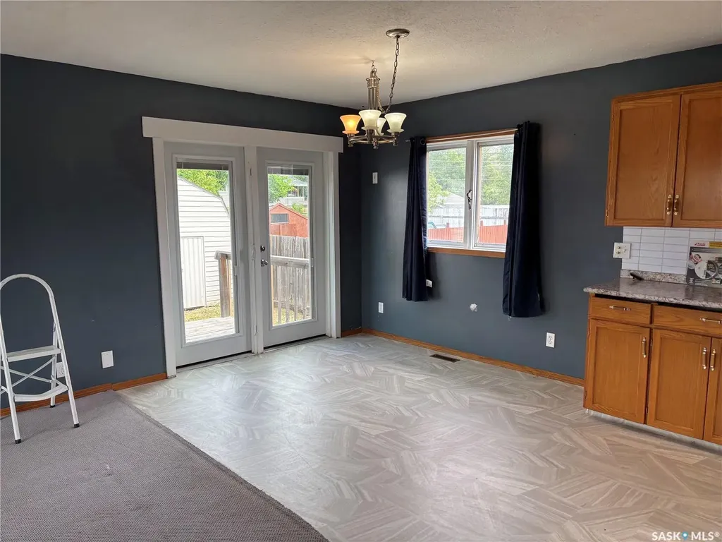 1012 Stadacona Street E Moose Jaw SK S6H 0K9