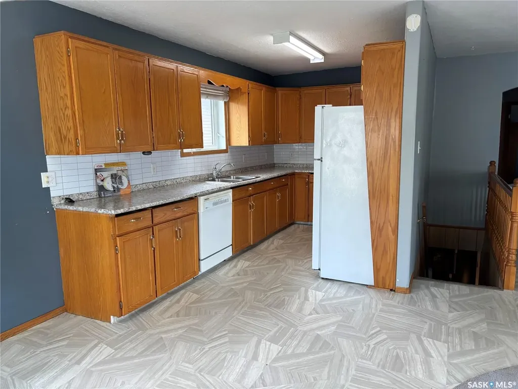 1012 Stadacona Street E Moose Jaw SK S6H 0K9