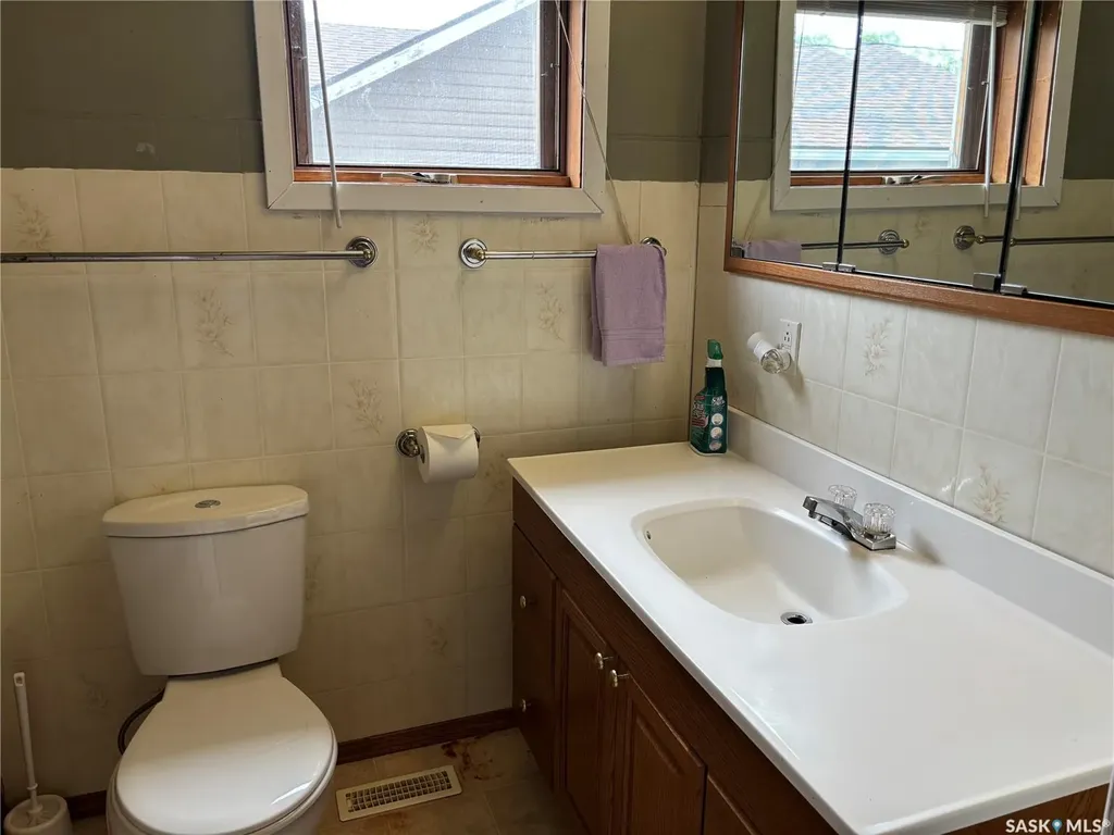 1012 Stadacona Street E Moose Jaw SK S6H 0K9