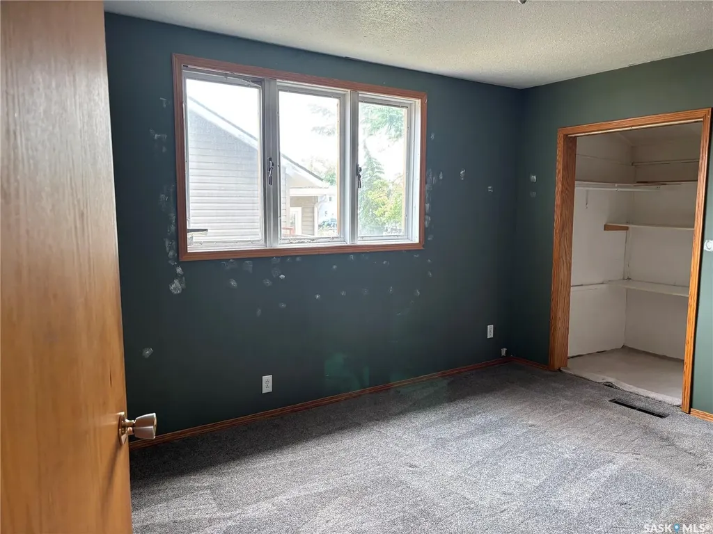 1012 Stadacona Street E Moose Jaw SK S6H 0K9