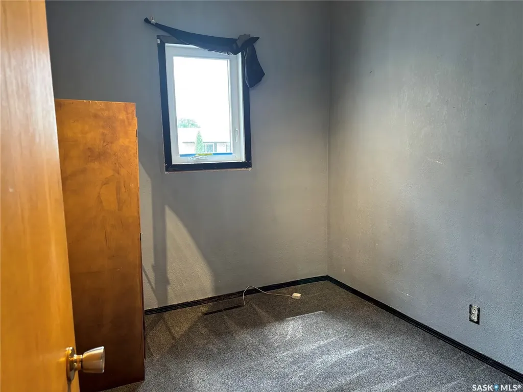 1012 Stadacona Street E Moose Jaw SK S6H 0K9