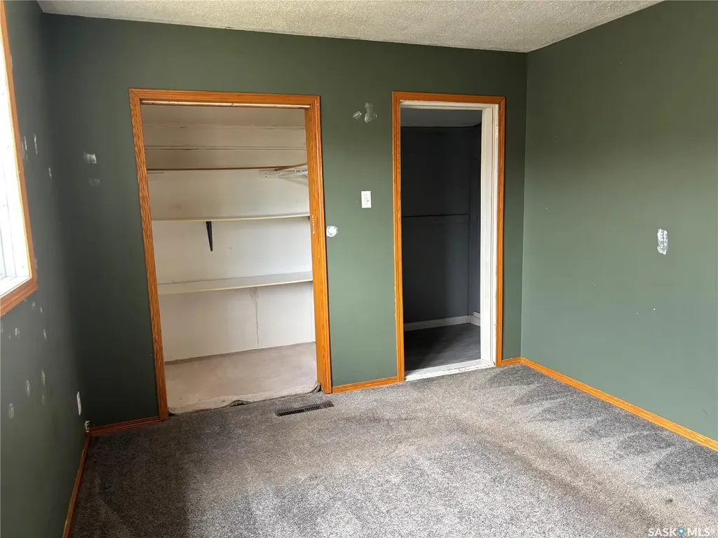 1012 Stadacona Street E Moose Jaw SK S6H 0K9
