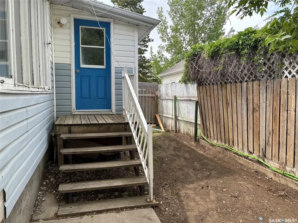 1012 Stadacona Street E Moose Jaw SK S6H 0K9
