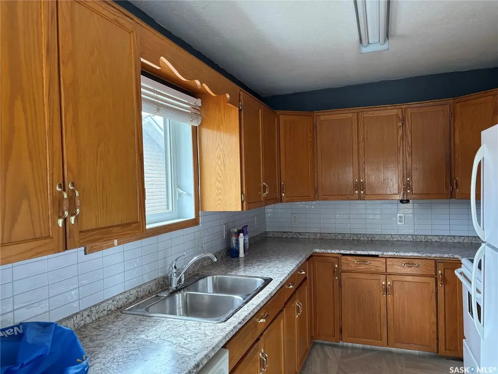 1012 Stadacona Street E Moose Jaw SK S6H 0K9