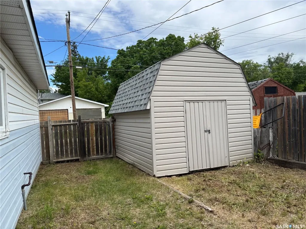 1012 Stadacona Street E Moose Jaw SK S6H 0K9