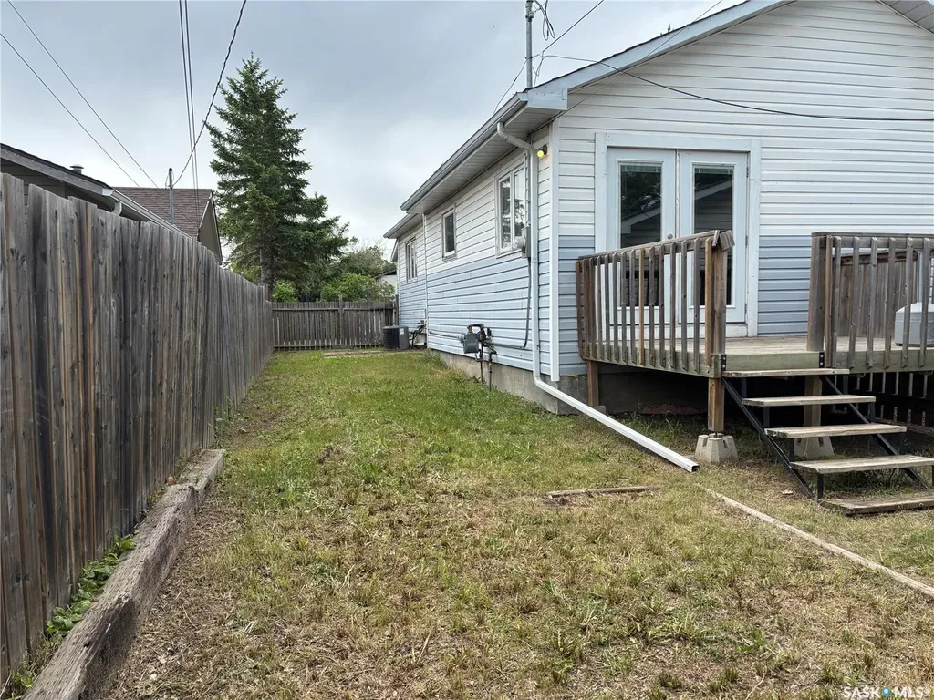 1012 Stadacona Street E Moose Jaw SK S6H 0K9