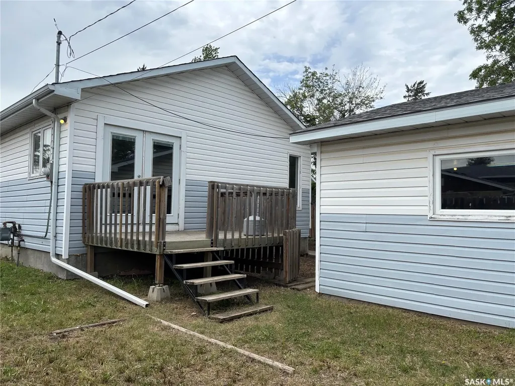 1012 Stadacona Street E Moose Jaw SK S6H 0K9