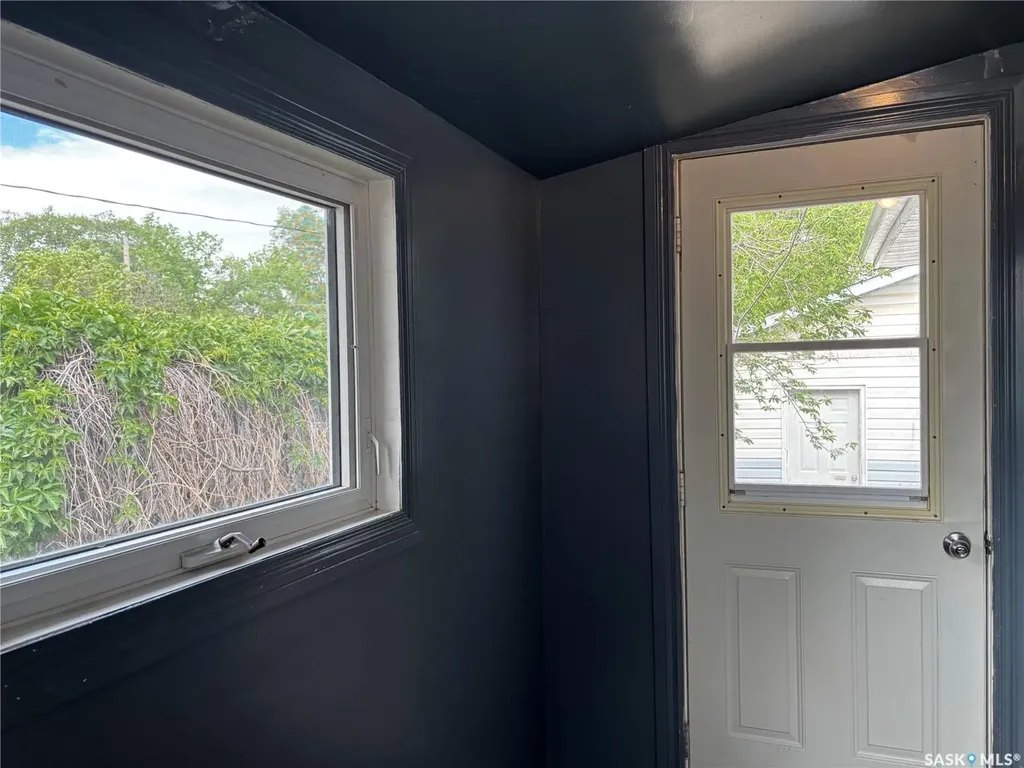 1012 Stadacona Street E Moose Jaw SK S6H 0K9