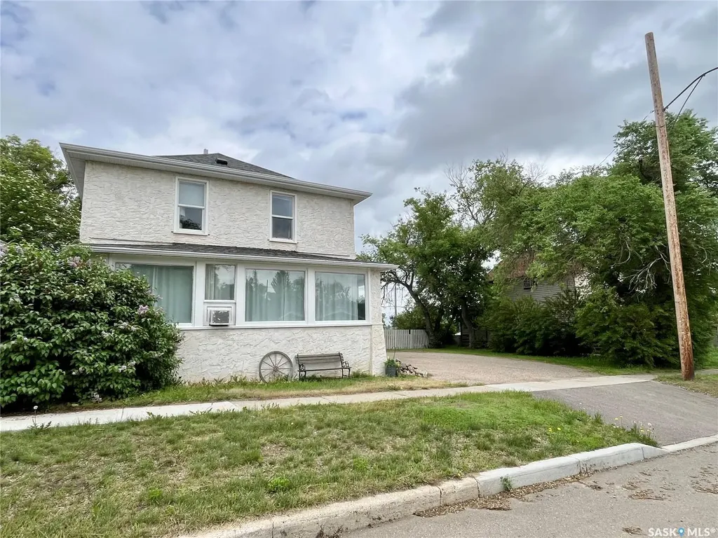 326 Saskatchewan Avenue Kerrobert SK S0L 1R0