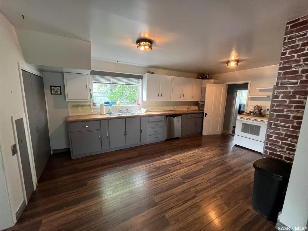 326 Saskatchewan Avenue Kerrobert SK S0L 1R0
