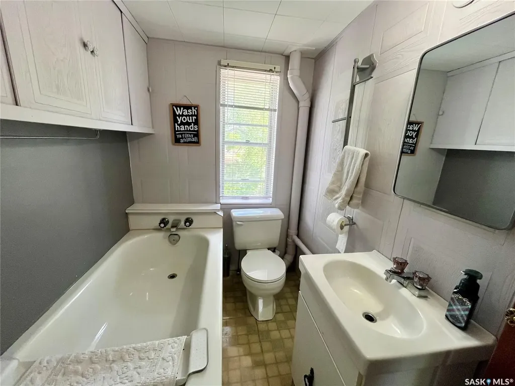 326 Saskatchewan Avenue Kerrobert SK S0L 1R0