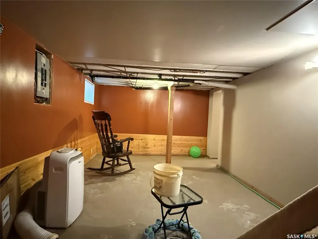 127 6th Avenue W Melville SK S0A 2P0