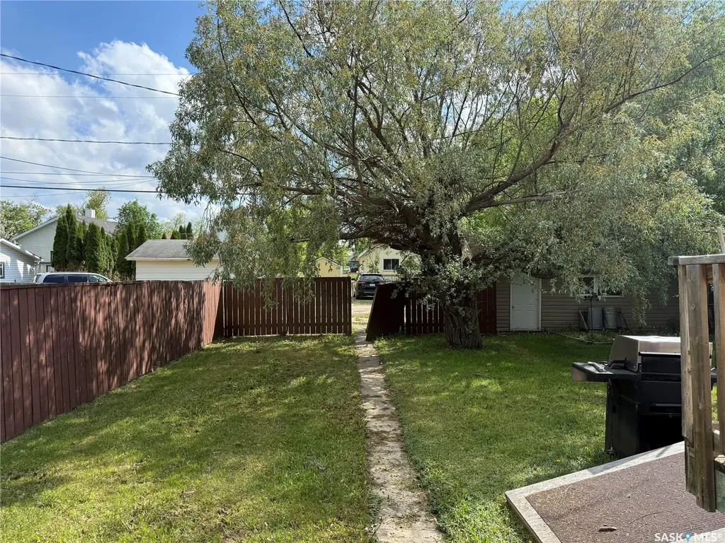 127 6th Avenue W Melville SK S0A 2P0