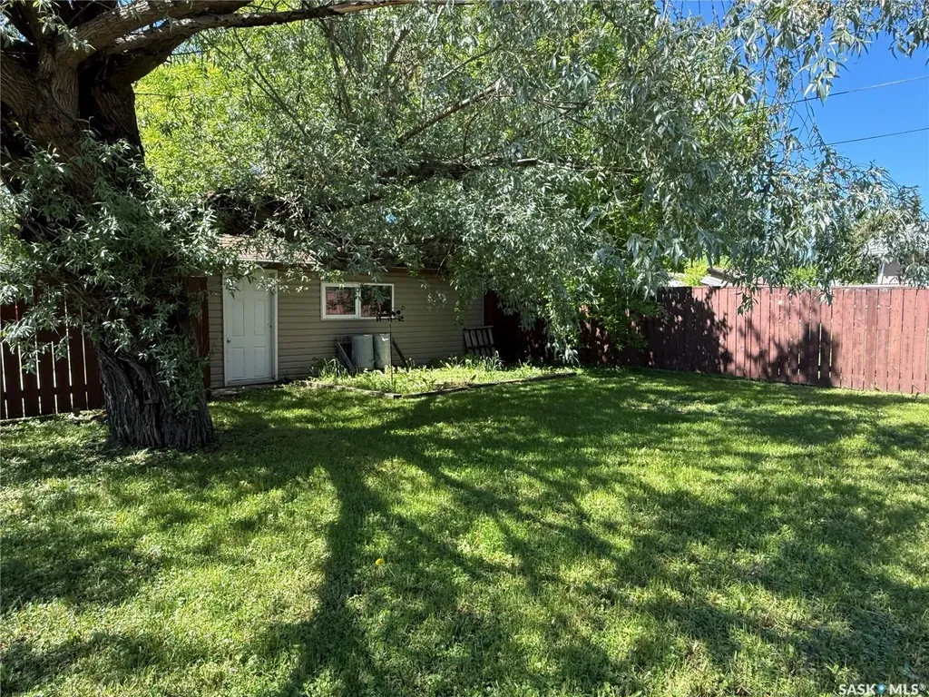 127 6th Avenue W Melville SK S0A 2P0