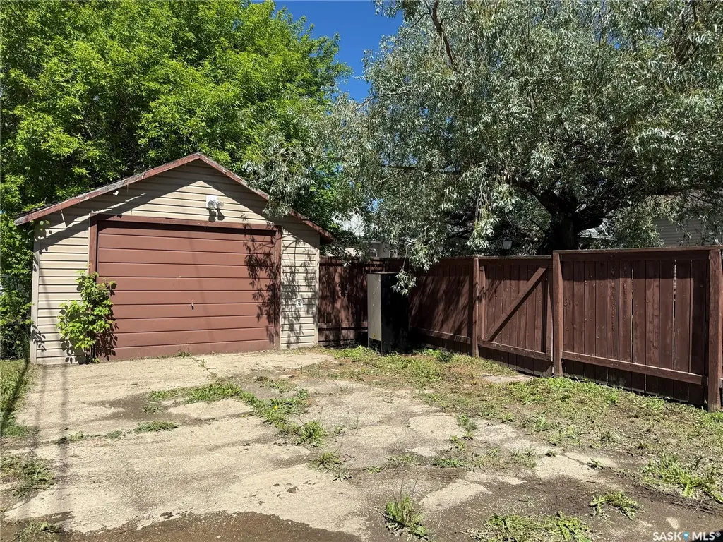 127 6th Avenue W Melville SK S0A 2P0