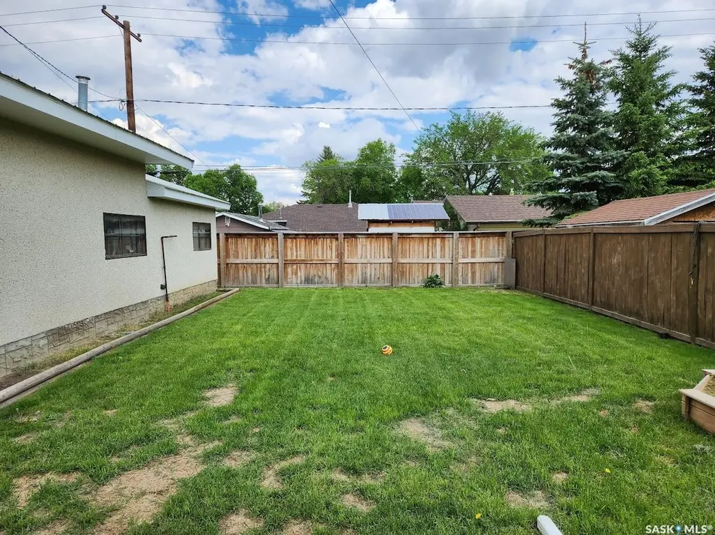 1282 109th Street North Battleford SK S9A 2E8