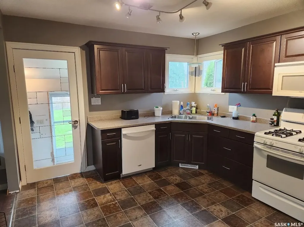 1282 109th Street North Battleford SK S9A 2E8