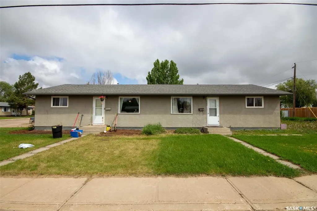 1402 112th Street North Battleford SK S9A 3B2