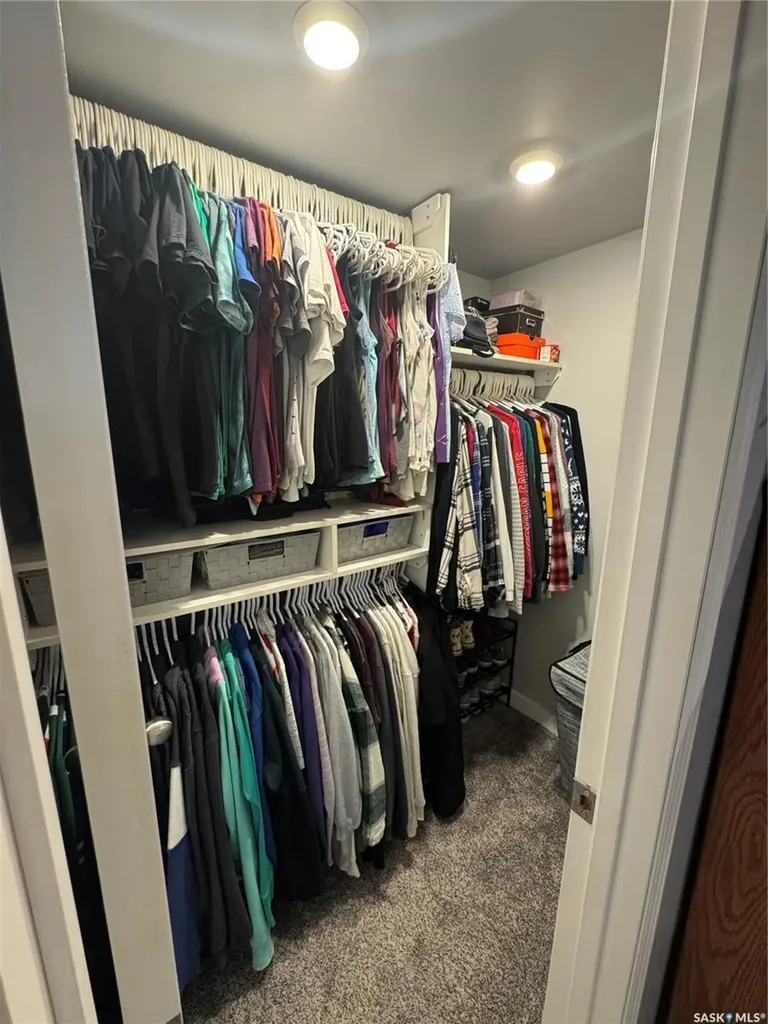 2808 Park Street Regina SK S4N 2H6