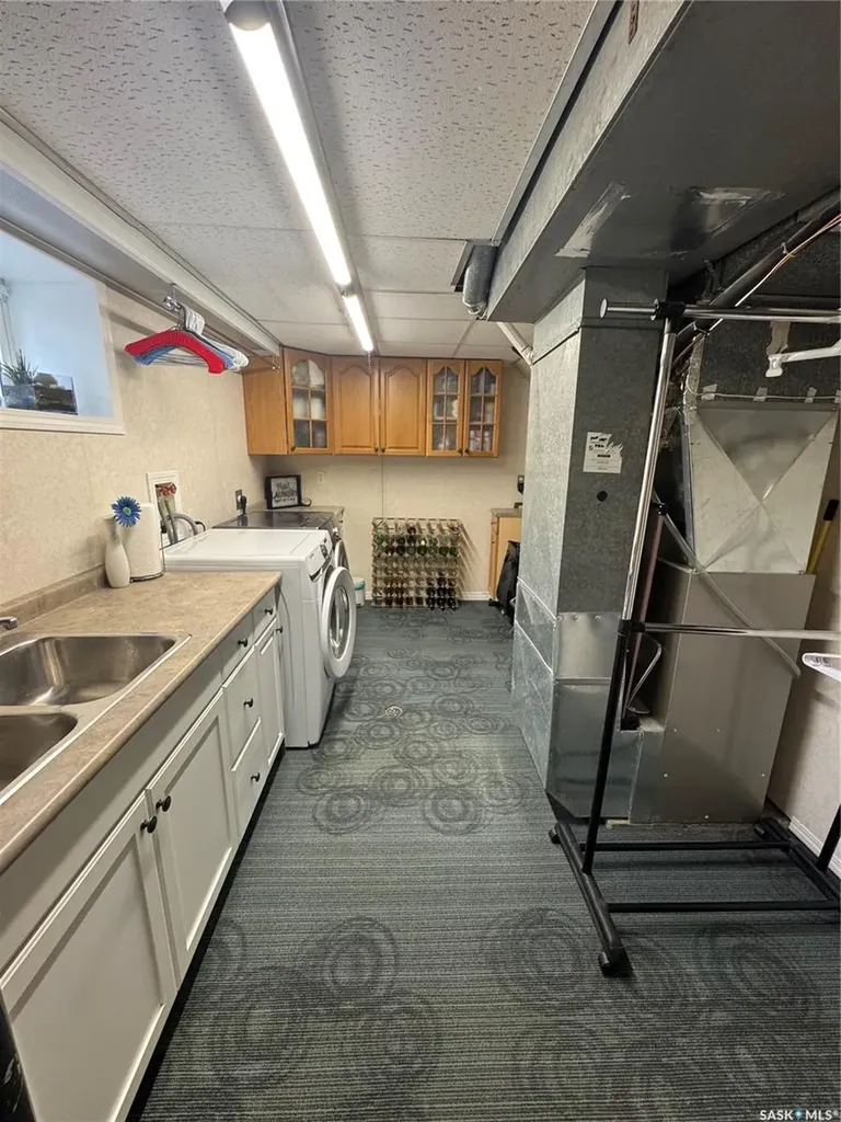 2808 Park Street Regina SK S4N 2H6