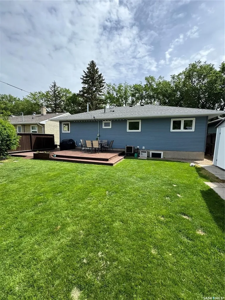 2808 Park Street Regina SK S4N 2H6