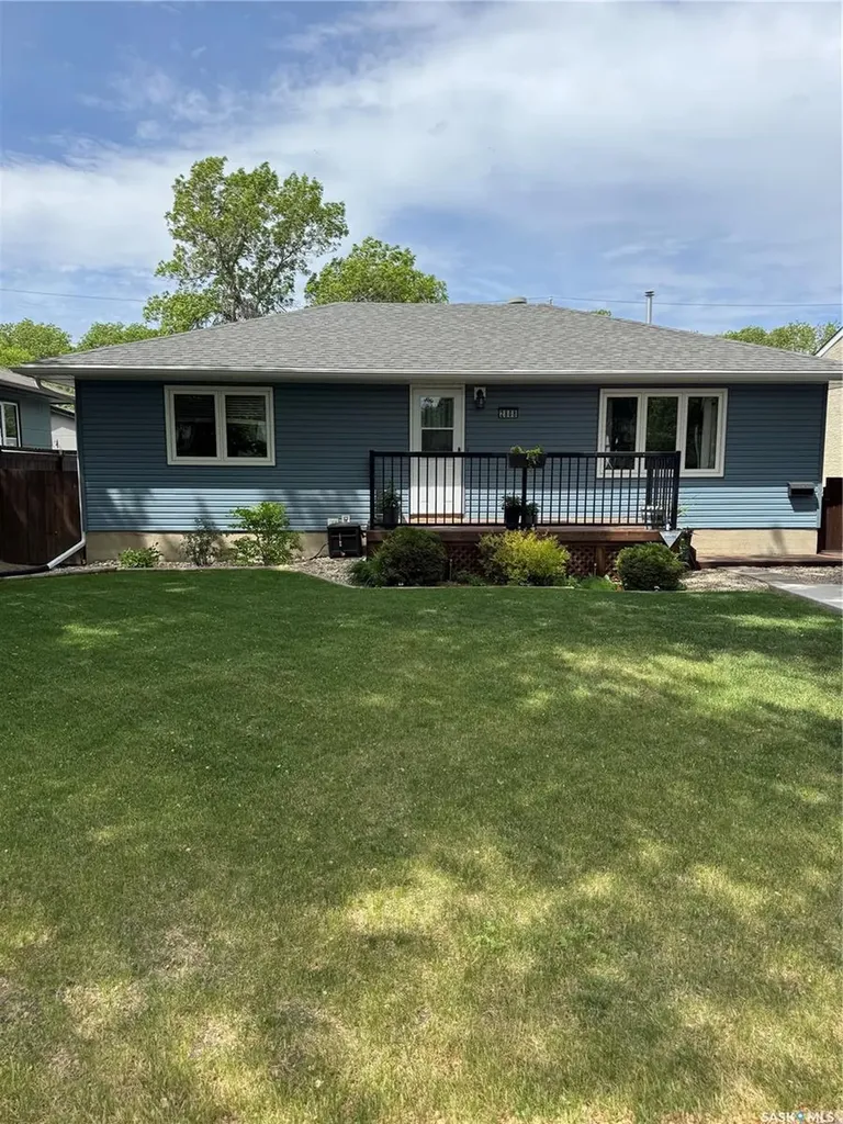 2808 Park Street Regina SK S4N 2H6
