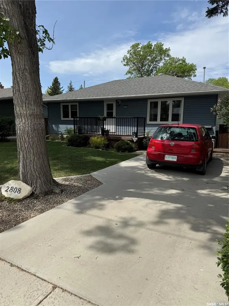 2808 Park Street Regina SK S4N 2H6