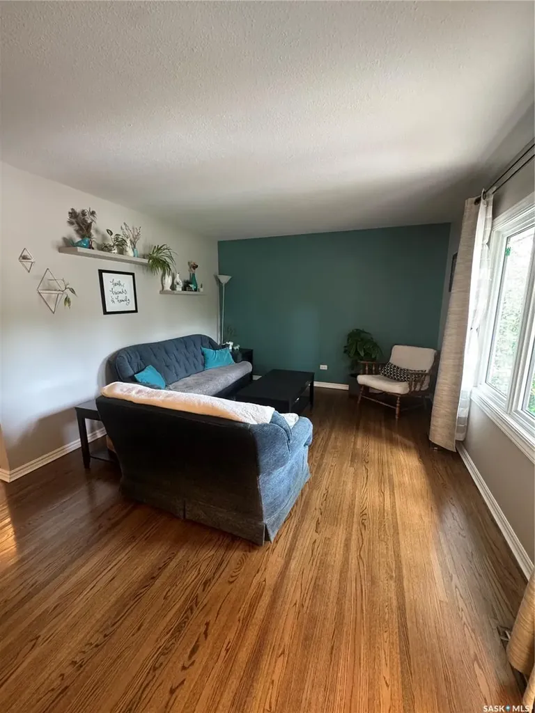 2808 Park Street Regina SK S4N 2H6