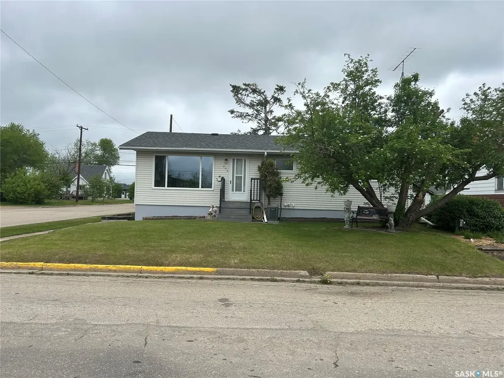 202 2nd Street W Carrot River SK S0E 0L0