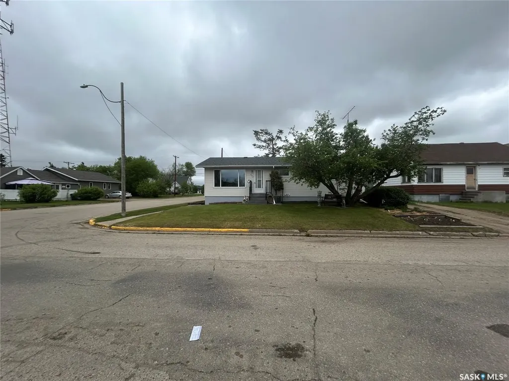 202 2nd Street W Carrot River SK S0E 0L0