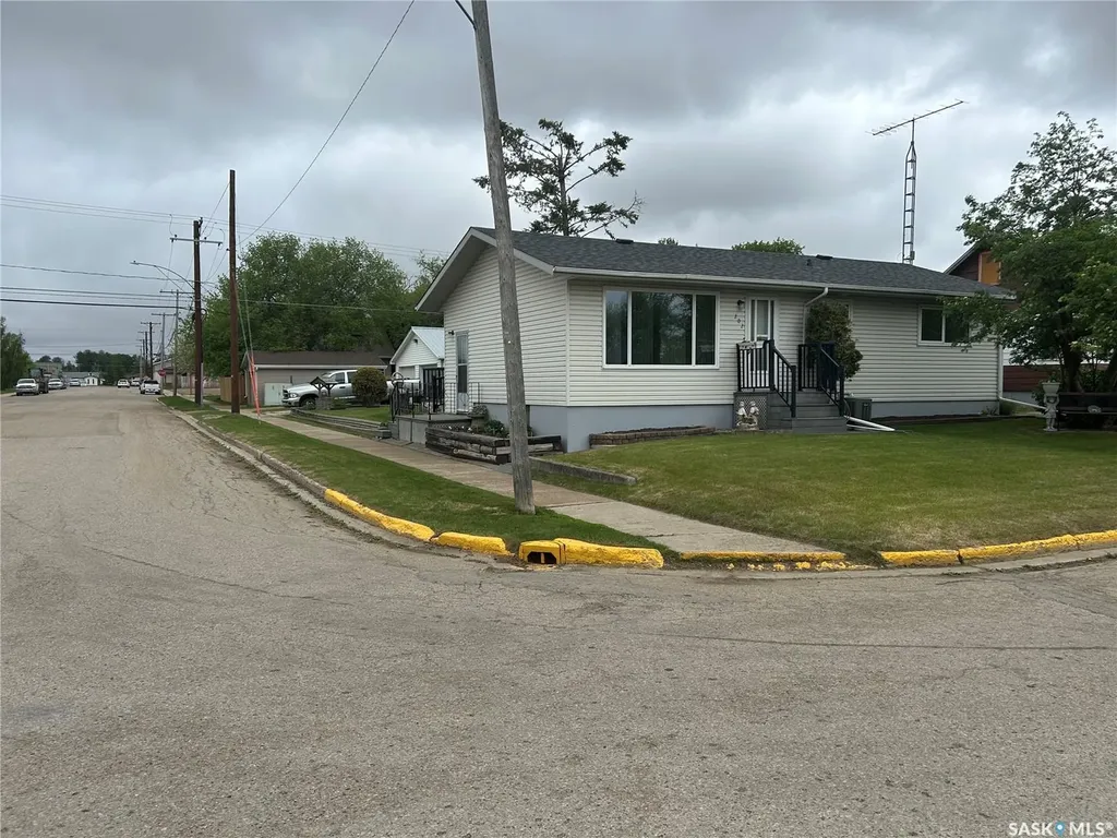 202 2nd Street W Carrot River SK S0E 0L0