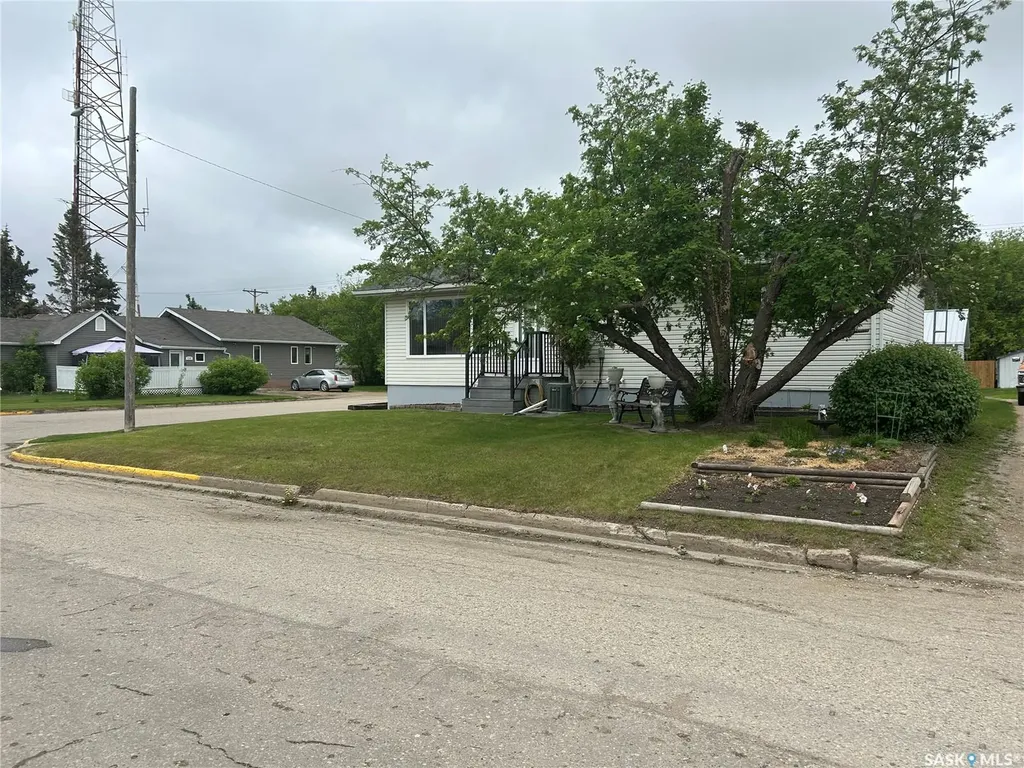 202 2nd Street W Carrot River SK S0E 0L0
