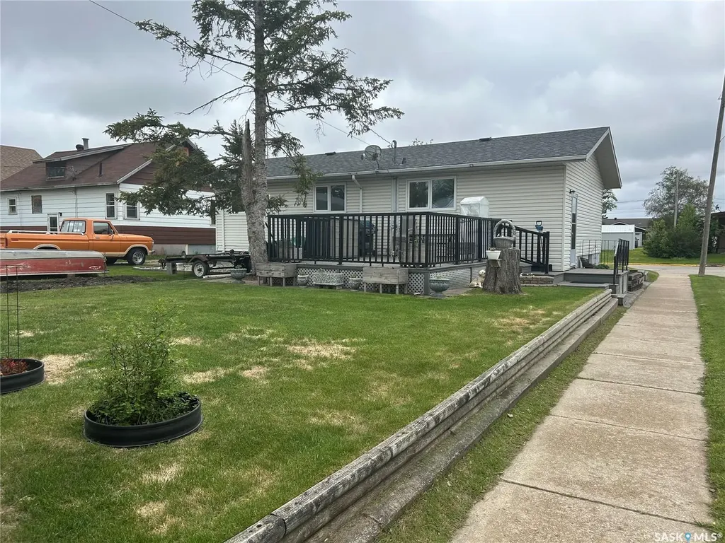 202 2nd Street W Carrot River SK S0E 0L0