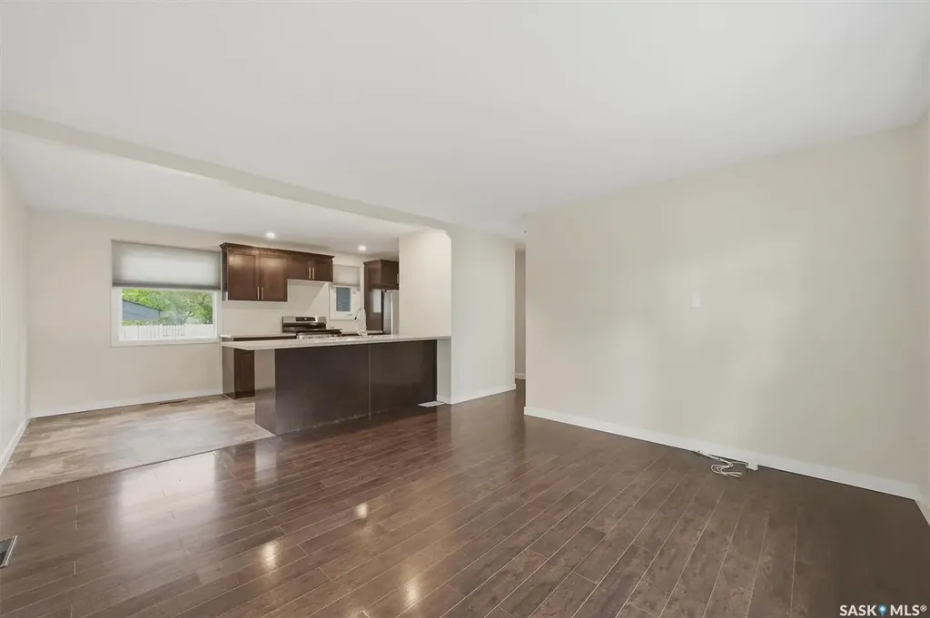 15 Selkirk Crescent Saskatoon SK S7L 4J4