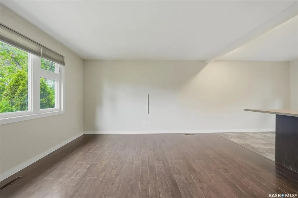 15 Selkirk Crescent Saskatoon SK S7L 4J4